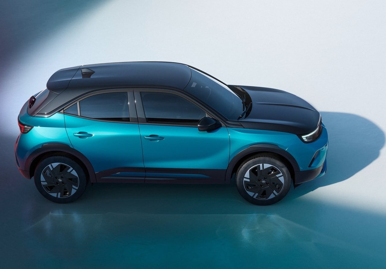 2025 Opel Mokka Aralık Fiyat Listesi için turkuaz Mokka yan görünümü