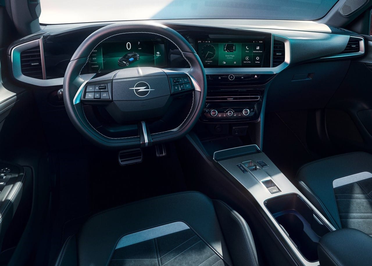 Opel Mokka Pure Panel kokpit ve orta konsol görünümü
