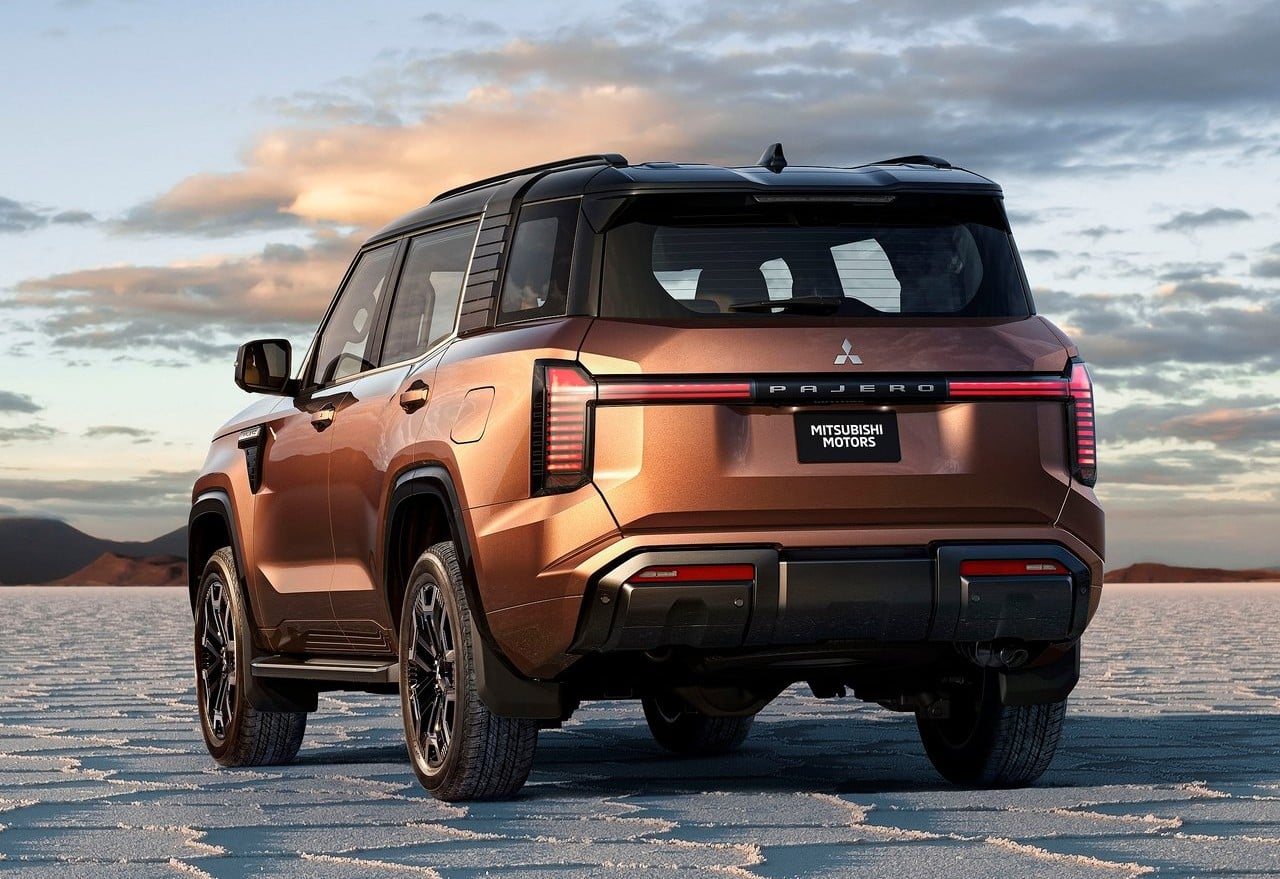 2027 Mitsubishi Pajero