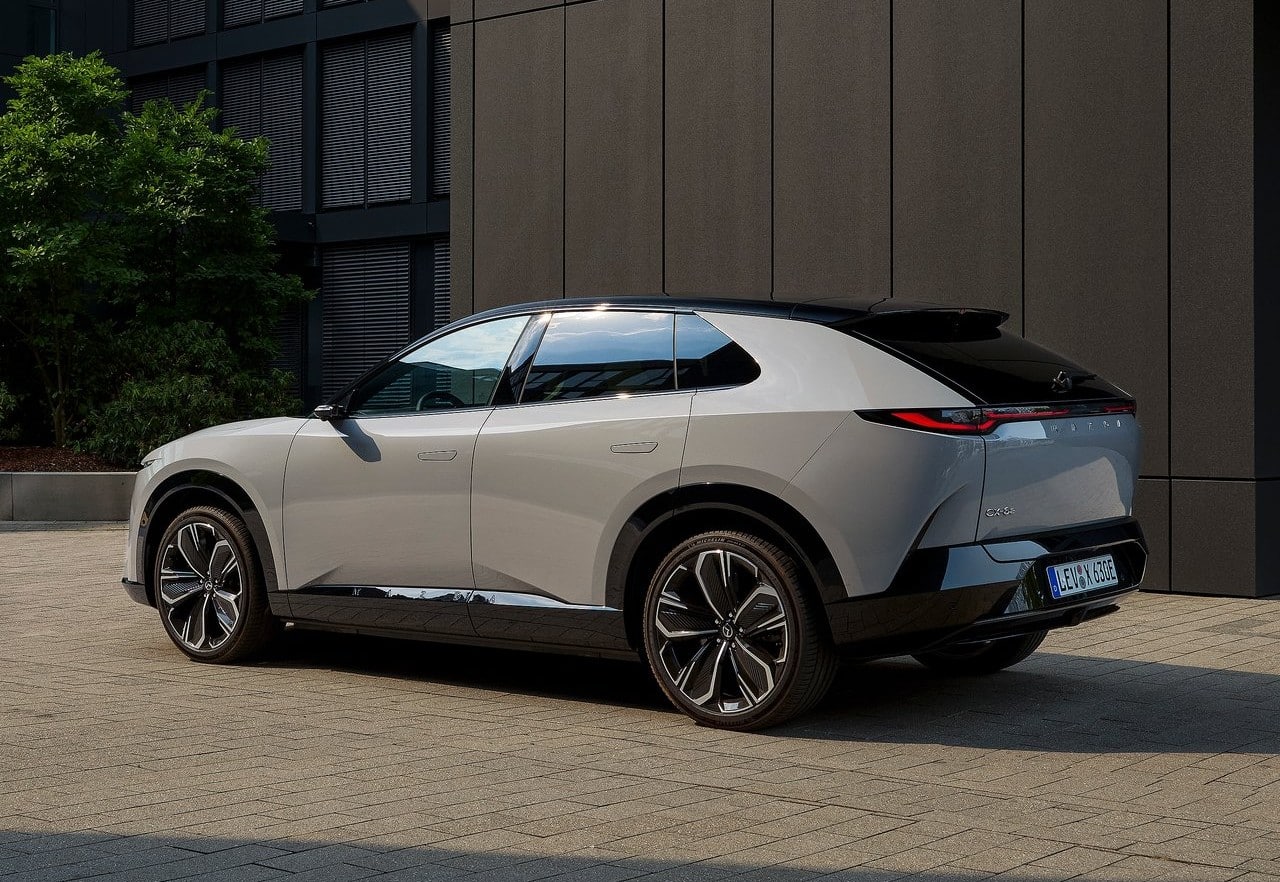 2027 Mazda CX-6e